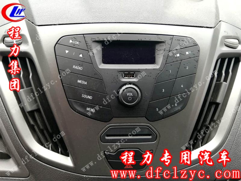國(guó)五福特新全順V362救護(hù)車（柴油版）內(nèi)飾