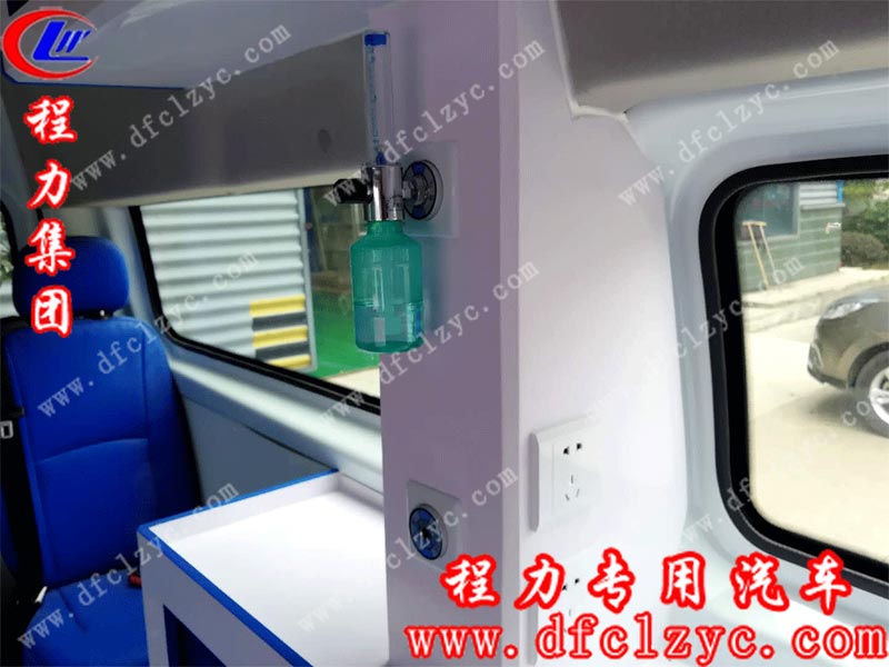 國(guó)五福特新全順V362救護(hù)車（柴油版）細(xì)節(jié)