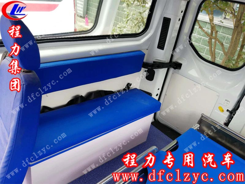 國(guó)五福特新全順V362救護(hù)車（柴油版）細(xì)節(jié)